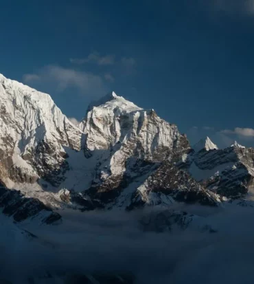 Cholatse Peak Climbing.