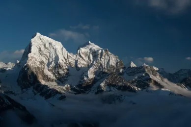 Cholatse Peak Climbing.