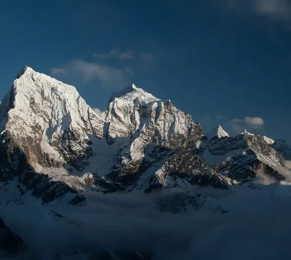 Cholatse Peak Climbing.