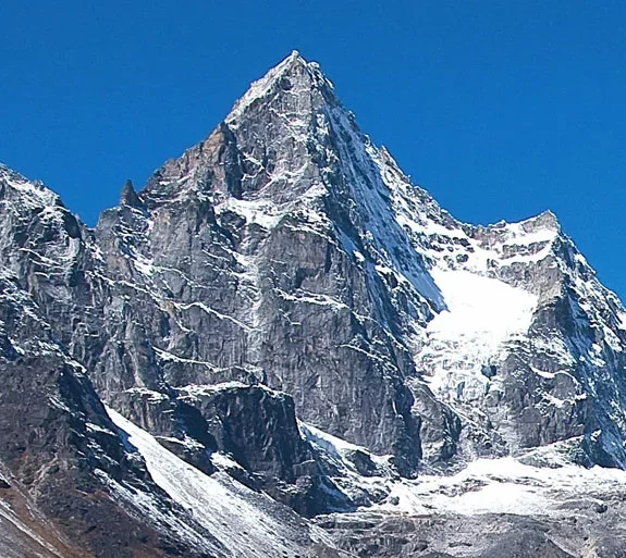 Kyazo Ri Peak Climbing.